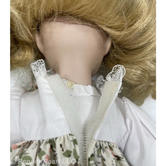 Porcelain Doll 16 Inch Cloth Body Tag Marked J.C. Penney 1992 Blonde Hat No Box - Picture 4 of 6